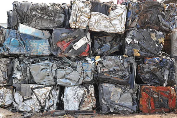Metallrecycling nach Autoentsorgung in Duisburg